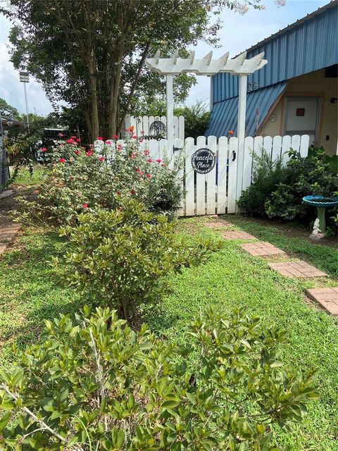 Photo of 124 Wren, Livingston, TX 77351 (MLS # 35494839)