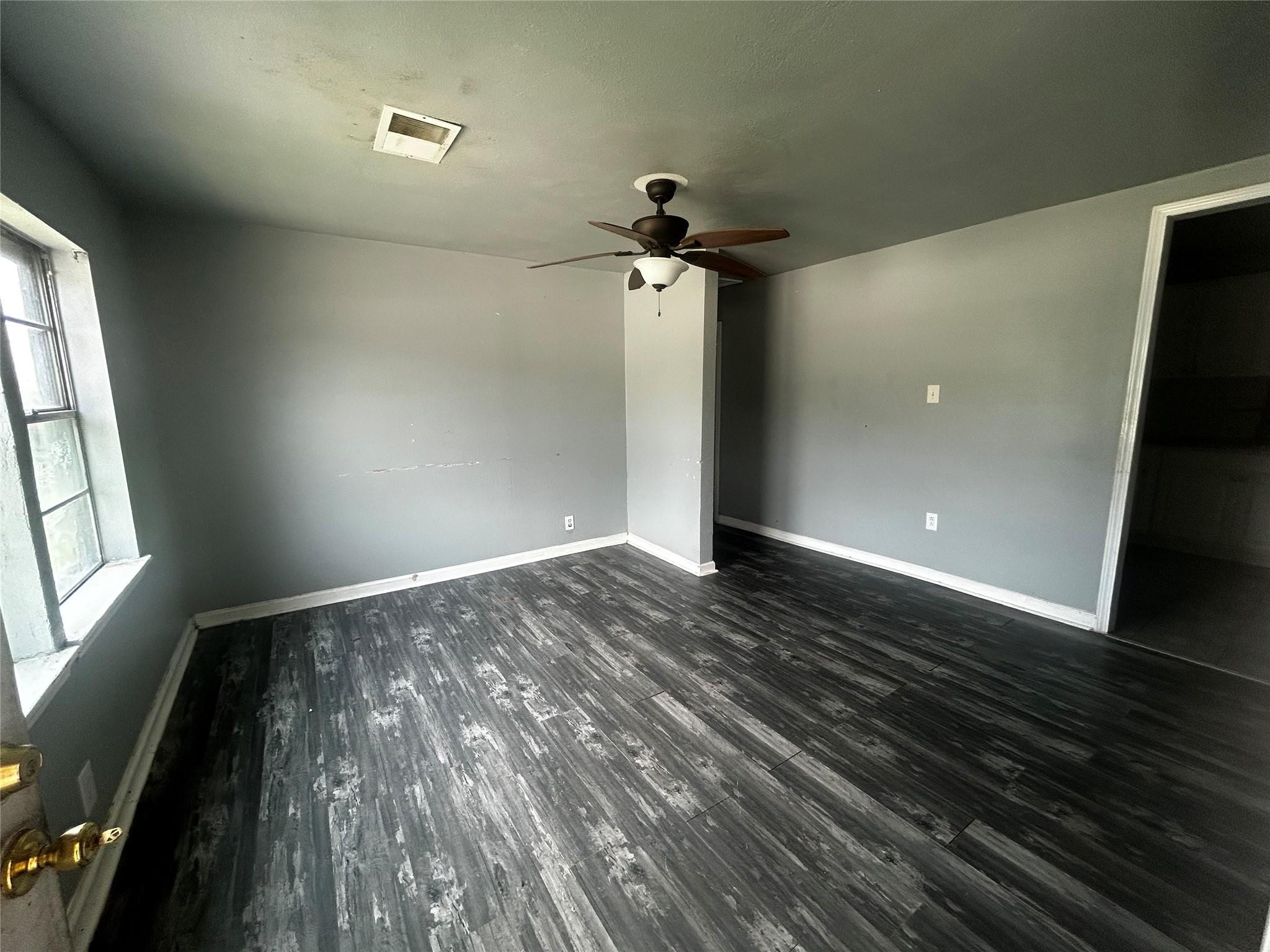 811 W 11th Street