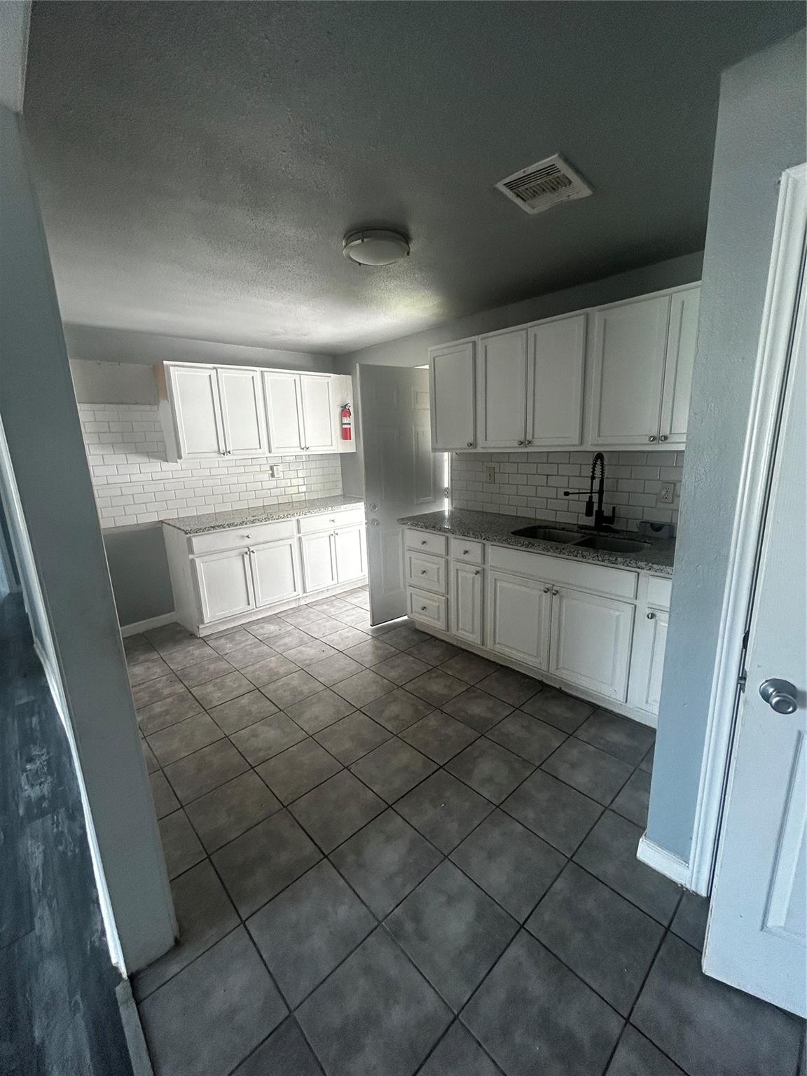 811 W 11th Street