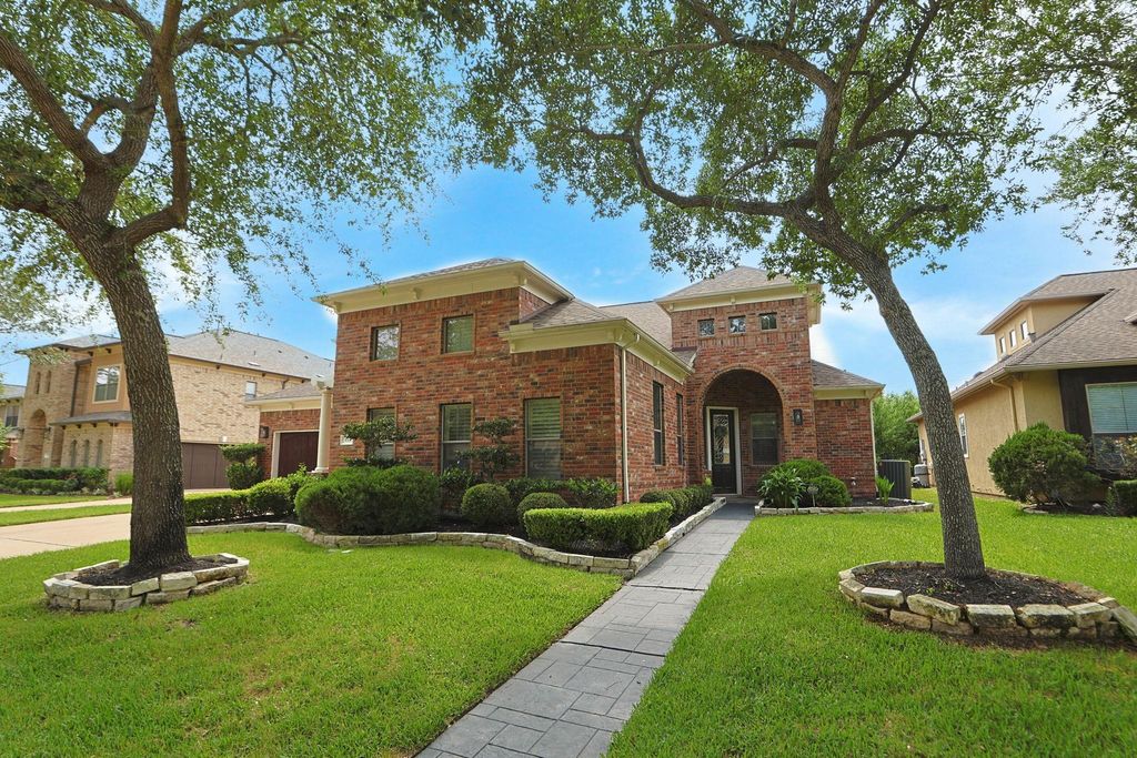 Photo of 935 Poydras Street, Sugar Land, TX 77498 (MLS # 43511002)