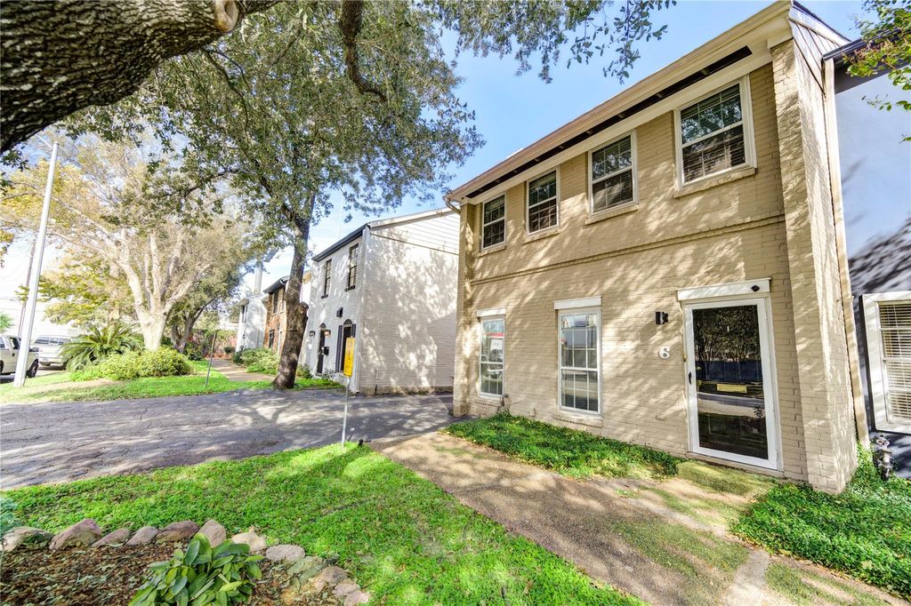 Photo of 940 Wycliffe Drive #6, Houston, TX 77079 (MLS # 11794936)