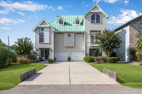 Photo of 422 Bay Colony Drive, La Porte, TX 77571 (MLS # 32299528)