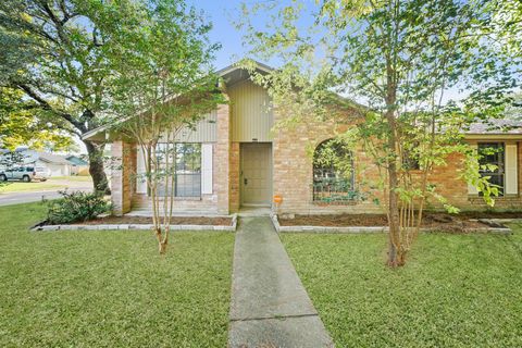 Photo of 9234 Long Barrel Lane, Houston, TX 77040 (MLS # 34441586) Photo of 9234 Long Barrel Lane, Houston, TX 77040 (MLS # 34441586)