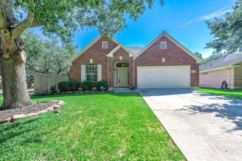 Photo of 3347 Pebble Beach Lane, Pearland, TX 77584 (MLS # 36208280)