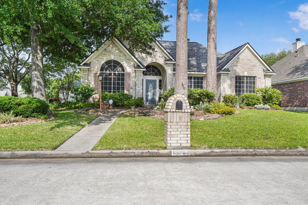 Photo of 19703 Clear Glen Drive, Humble, TX 77346 (MLS # 91354288)