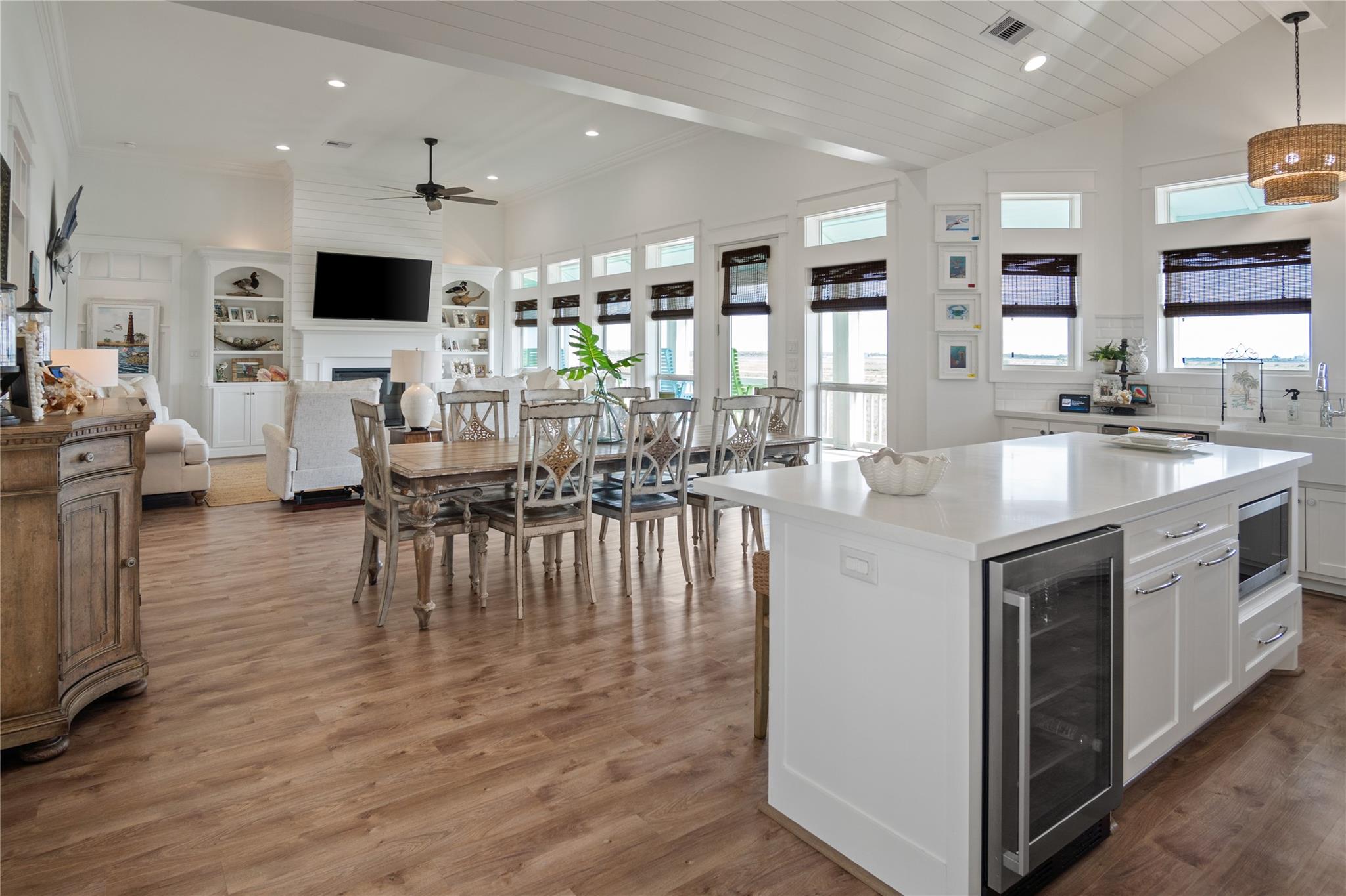 1180 Lagoon Drive