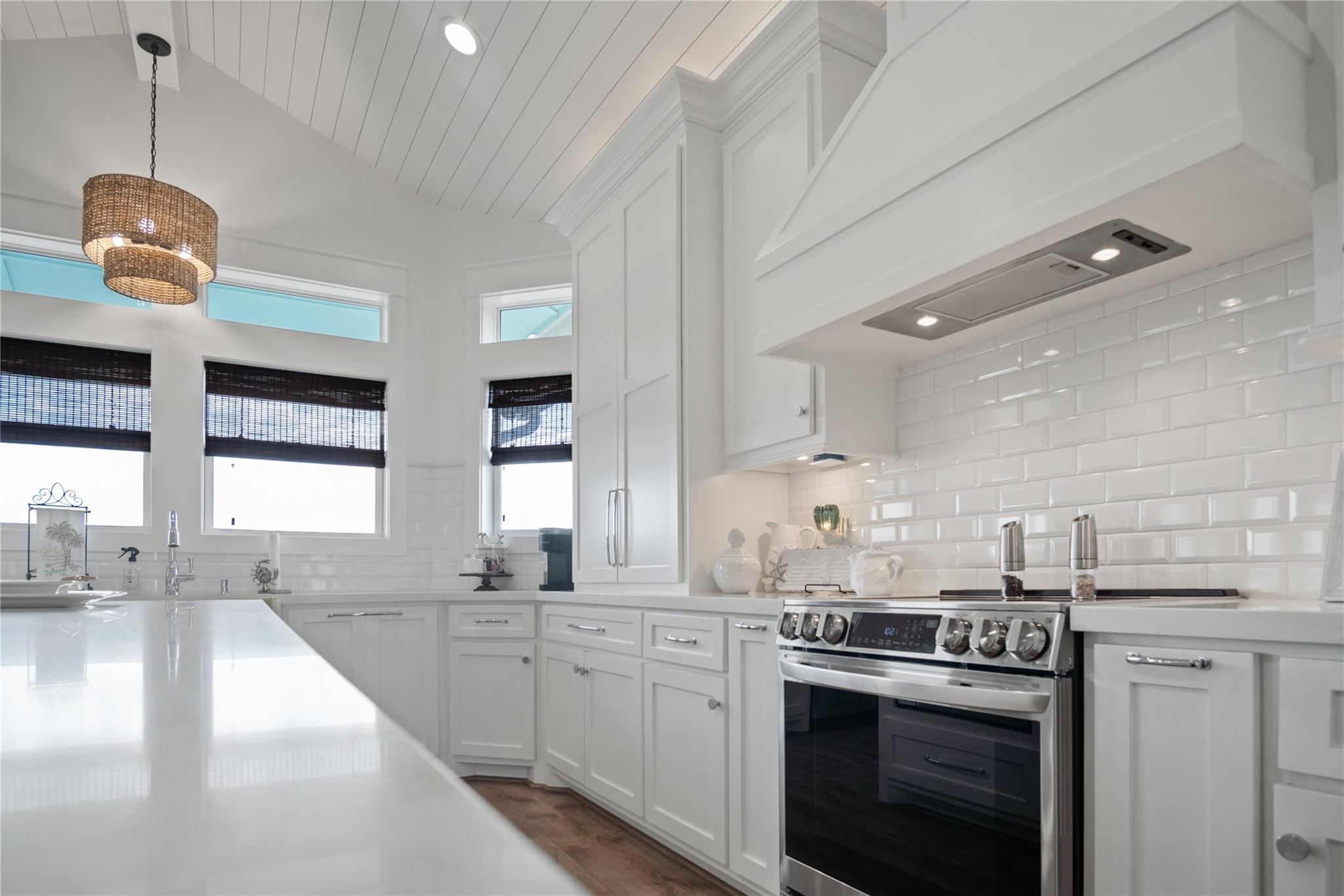 1180 Lagoon Drive