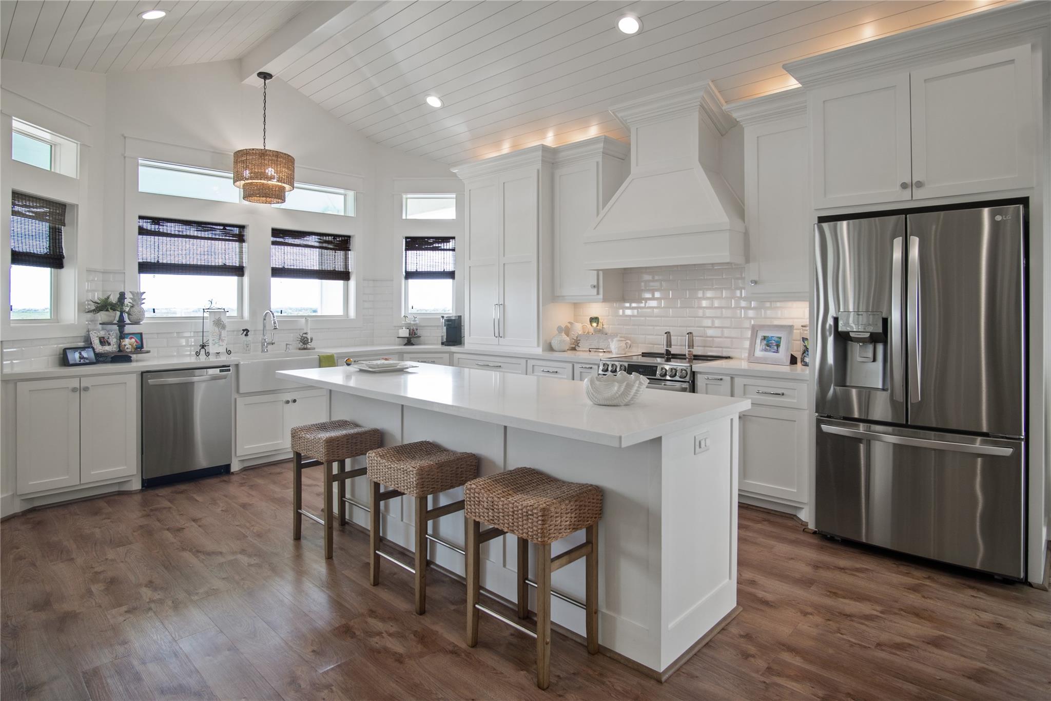 1180 Lagoon Drive