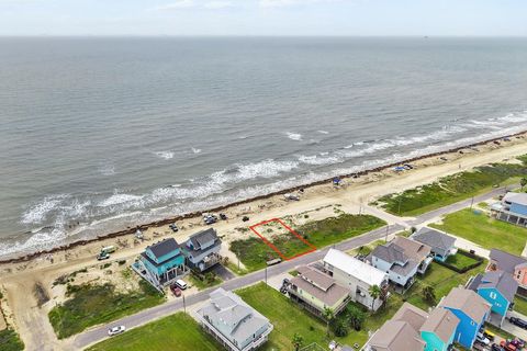 Photo of 2790 Tradewind Drive, Crystal Beach, TX 77650 (MLS # 46394239)