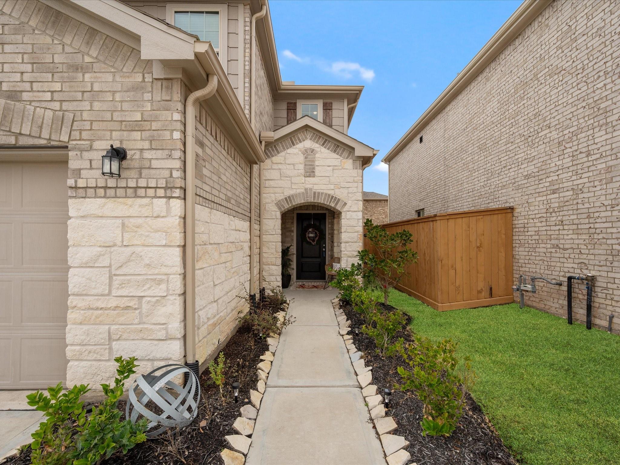 1067 Greenshank Drive