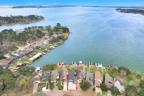 Photo of 11403 Twain Drive, Montgomery, TX 77356 (MLS # 92348805)