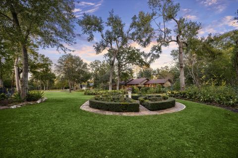 Photo of 53 Rollingwood Drive, Houston, TX 77080 (MLS # 89442871)