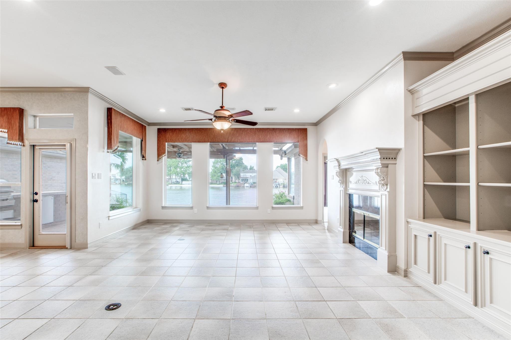 13661 Lakeside Place Drive