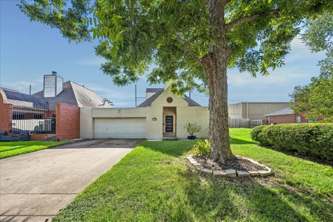 Photo of 1715 Gingerleaf Lane, Houston, TX 77055 (MLS # 36053138)