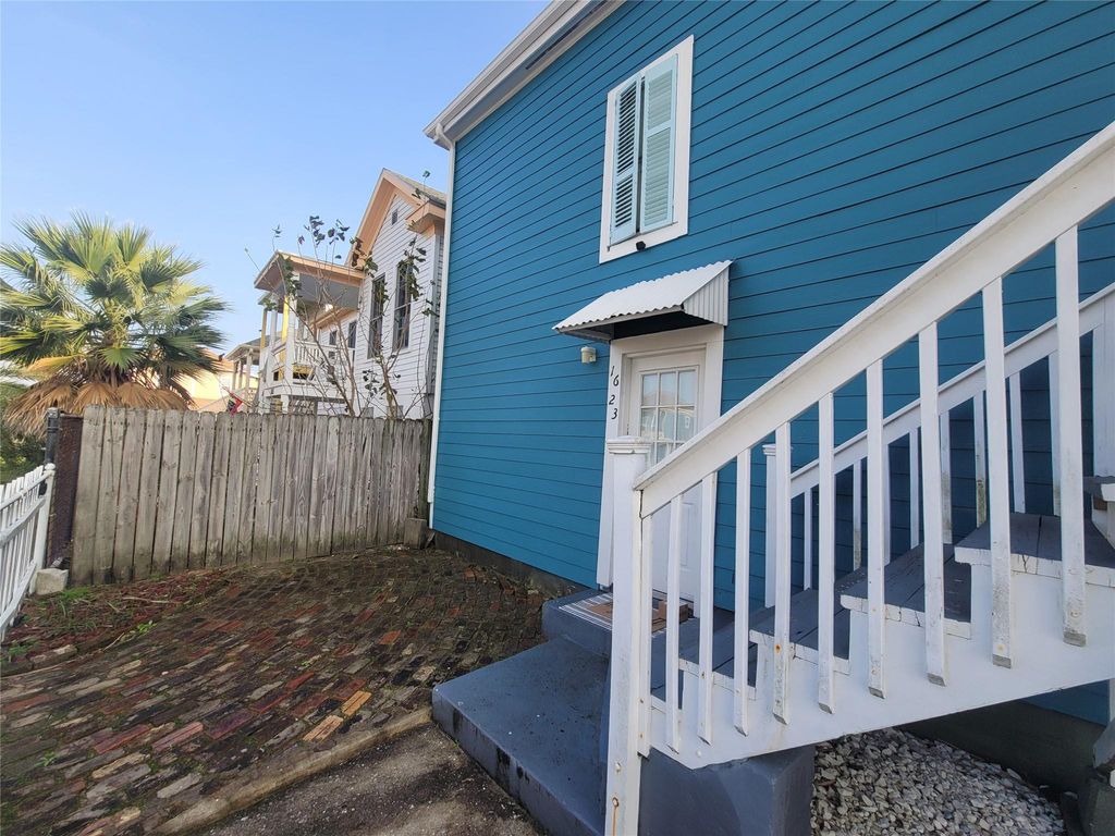 Photo of 1623 Avenue N 1/2, Galveston, TX 77550 (MLS # 96570730)
