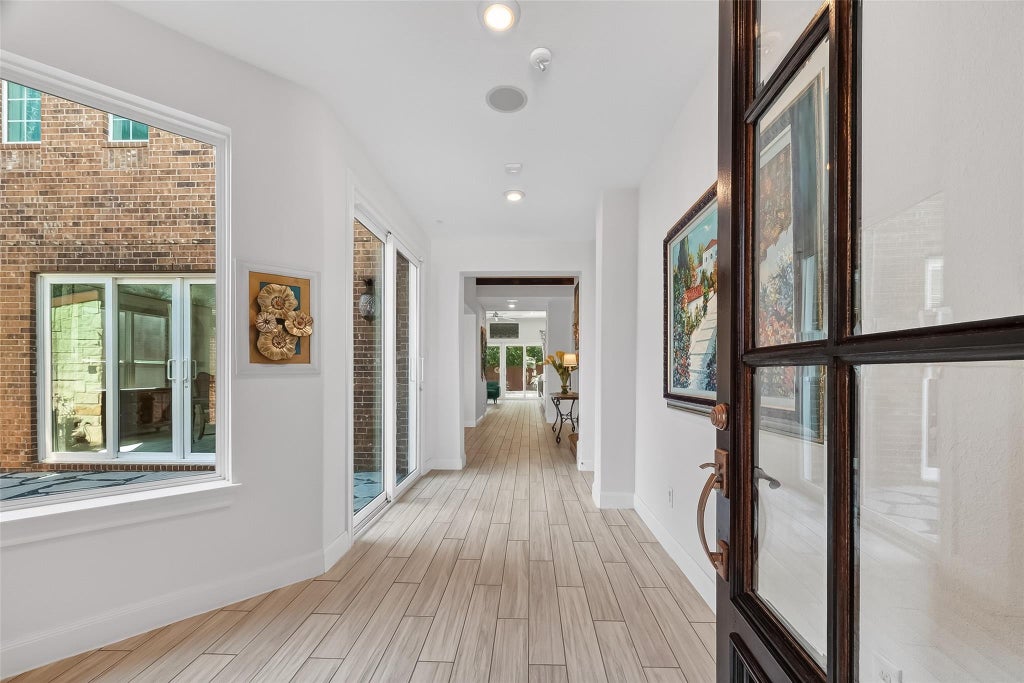 Photo of 51 Scepter Ridge, Sugar Land, TX 77498 (MLS # 61600493)