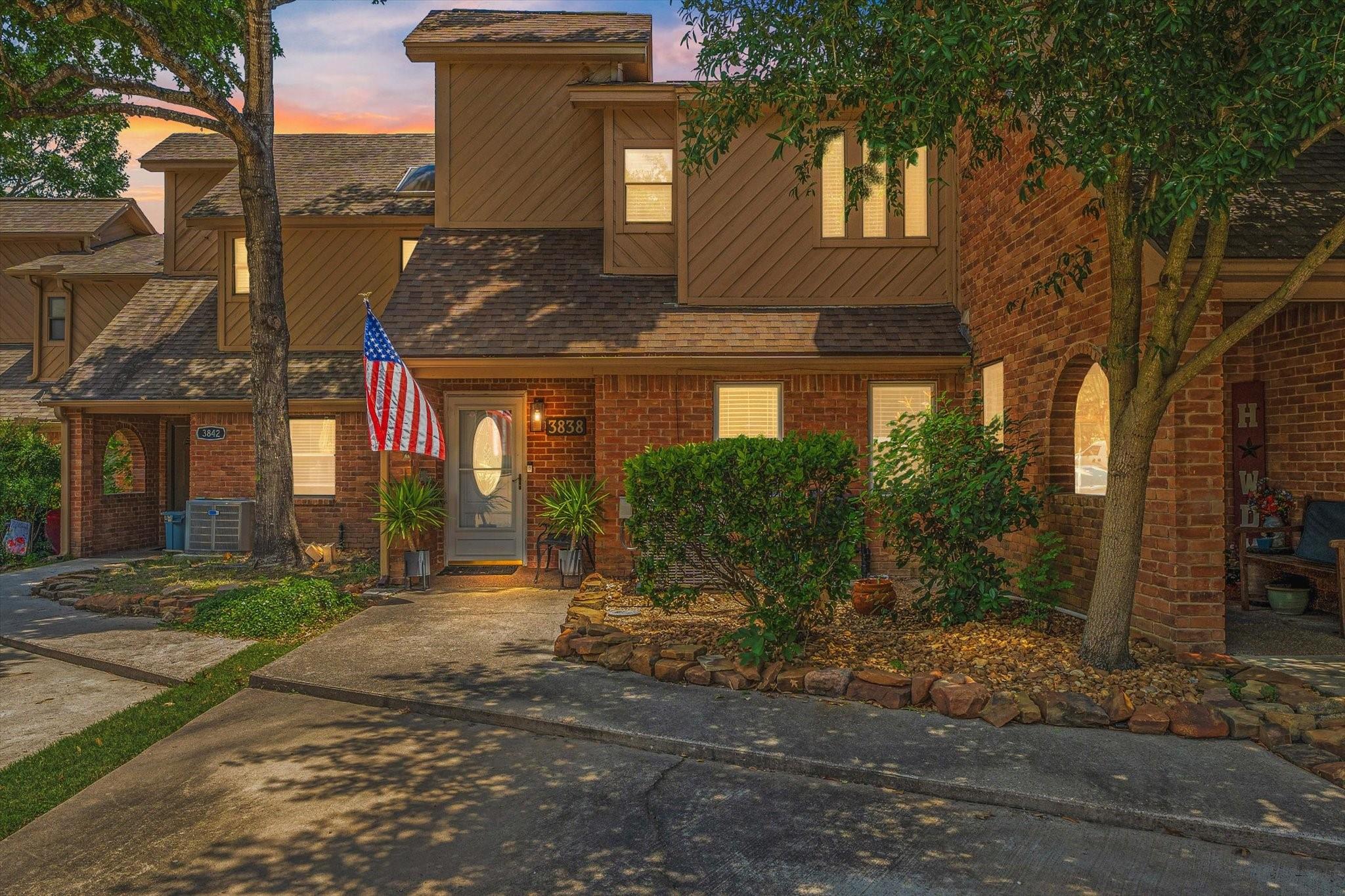 3838 Knollcrest Drive
