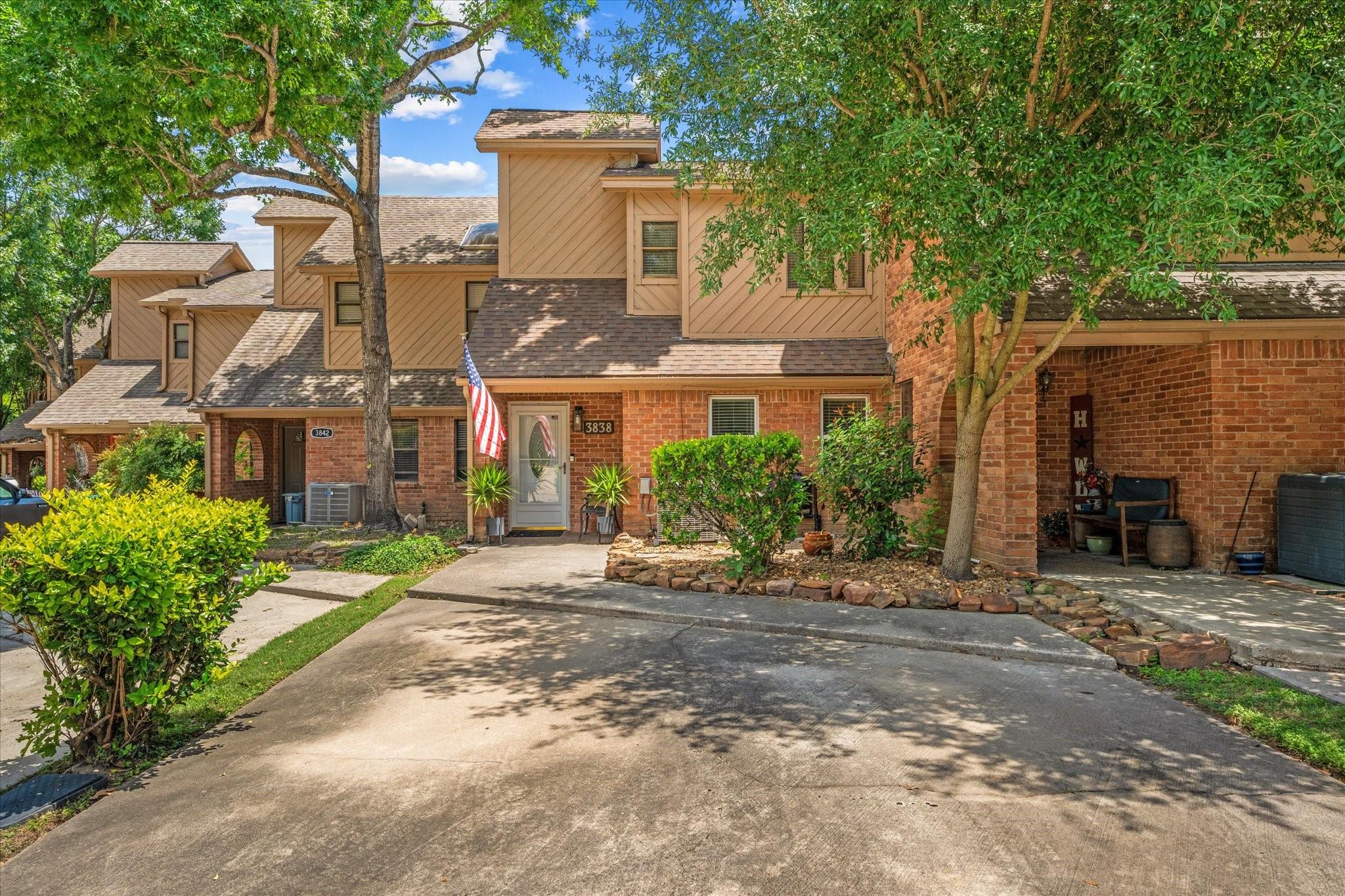 3838 Knollcrest Drive