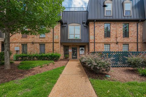 Photo of 2475 Underwood Street #278, Houston, TX 77030 (MLS # 52032588)