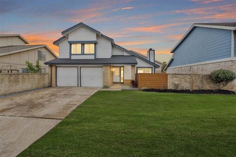 Photo of 10610 Chapel Hill Drive, Houston, TX 77099 (MLS # 96752970)