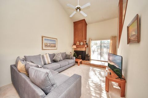 Photo of 9433 Pagewood Lane, Houston, TX 77063 (MLS # 89158736)