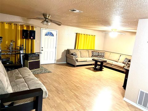 Tiny photo for 307 5th St Street, Sutherland Springs, TX 78161 (MLS # 53709282)