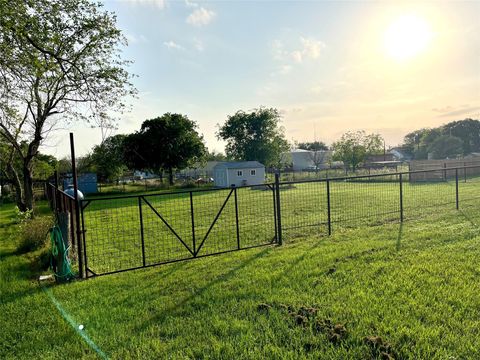 Tiny photo for 307 5th St Street, Sutherland Springs, TX 78161 (MLS # 53709282)