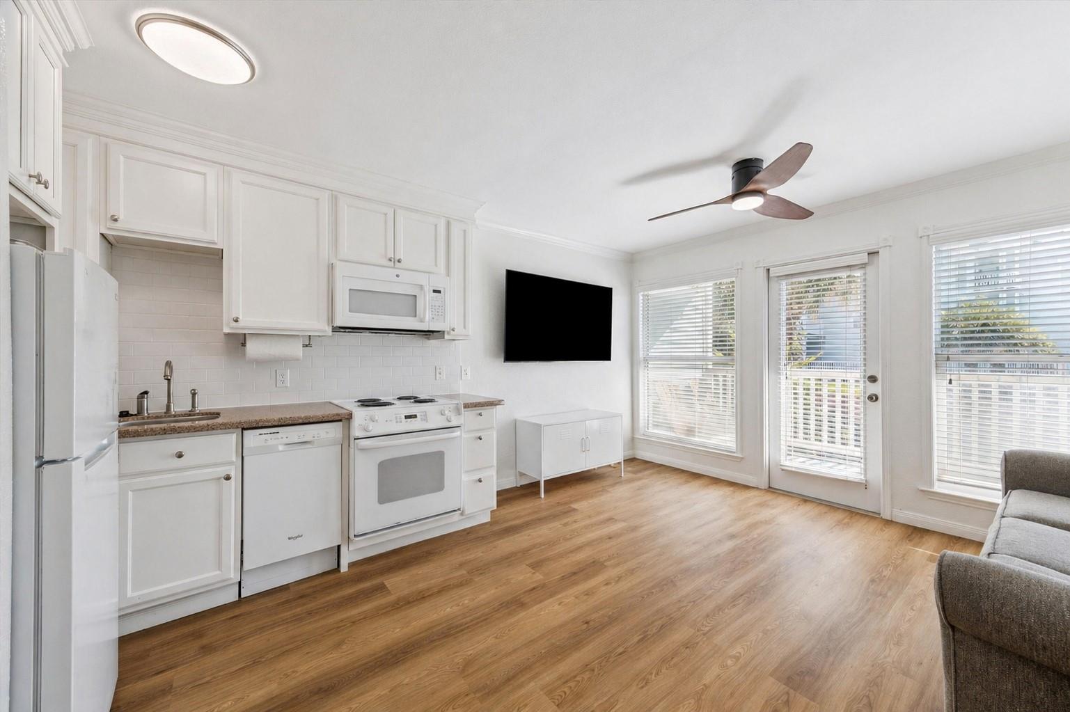 10811 San Luis Pass Road 1121