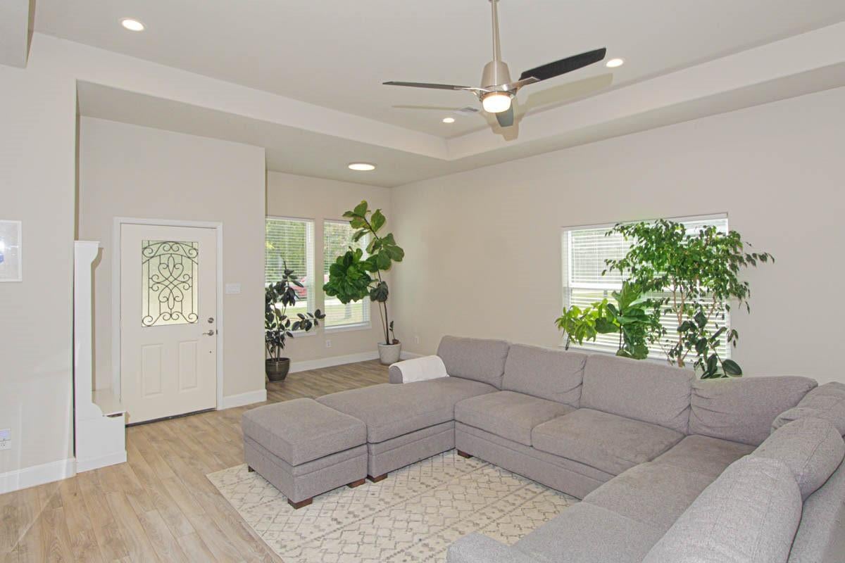 166 S Village Cove Loop