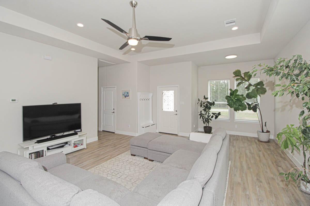 166 S Village Cove Loop