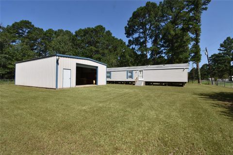 Photo of 121 Chisholm Trail, Livingston, TX 77351 (MLS # 20505354)