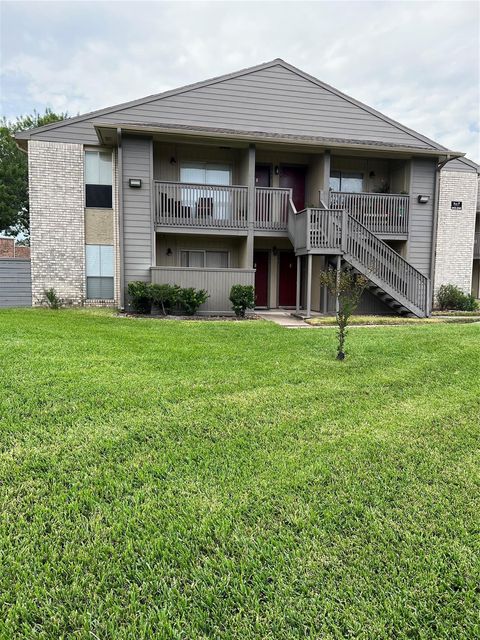 Photo of 1900 Bay Area Boulevard #243, Houston, TX 77058 (MLS # 73859799)