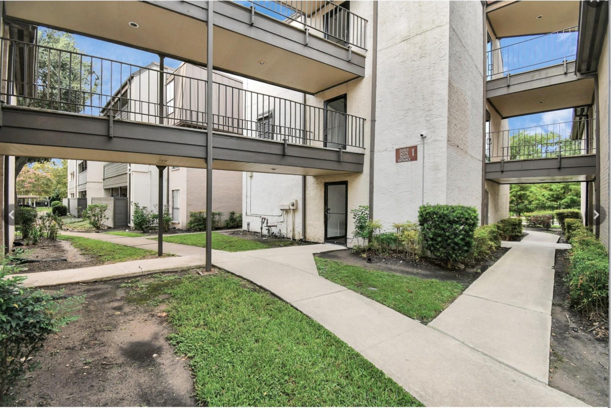 3075 Walnut Bend Lane 24