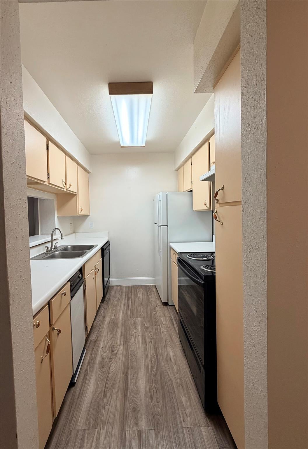 3075 Walnut Bend Lane 24
