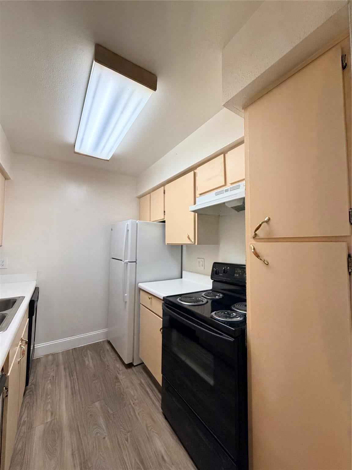 3075 Walnut Bend Lane 24