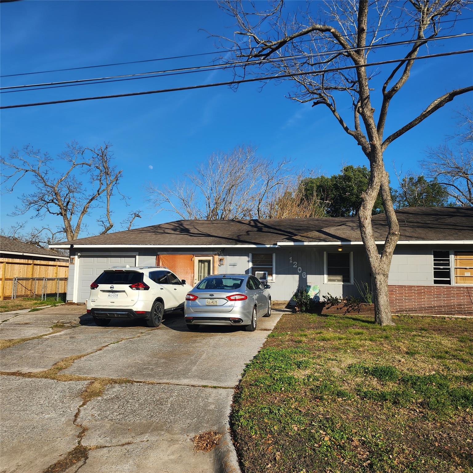 1206 N Commerce Street
