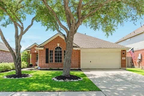 Homes For Sale - 3529 Pine Valley Drive<br/> Pearland, TX 77581