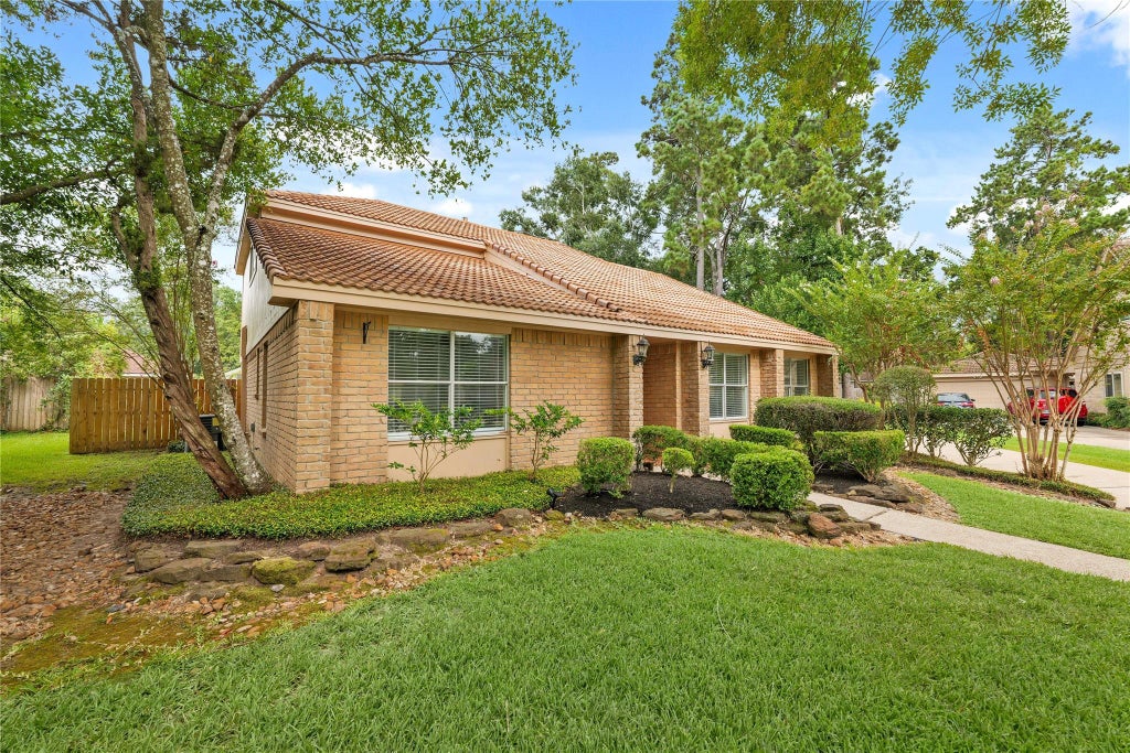 Photo of 3711 Fern View Drive, Houston, TX 77345 (MLS # 71325190)