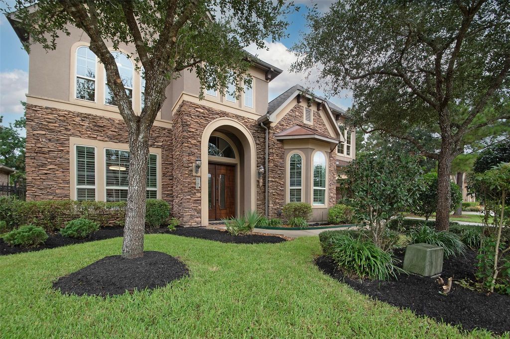 Photo of 1302 Whitehall Way, Houston, TX 77339 (MLS # 25303019)