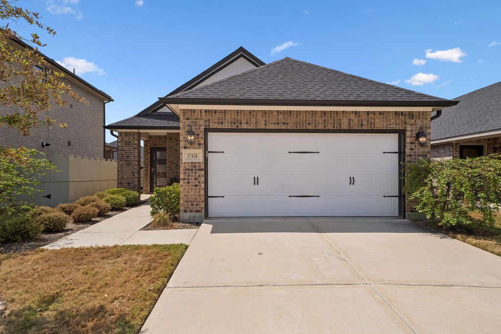 Photo of 17458 Buckeye Branch, Conroe, TX 77385 (MLS # 21582419)