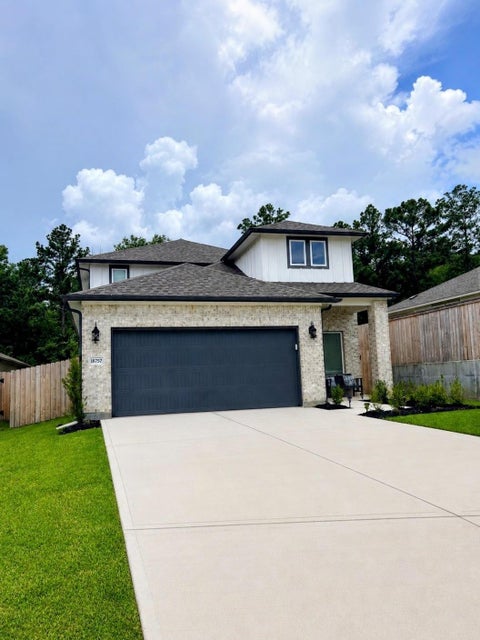Photo of 18757 Timber Glen Drive, Conroe, TX 77316 (MLS # 98936112)