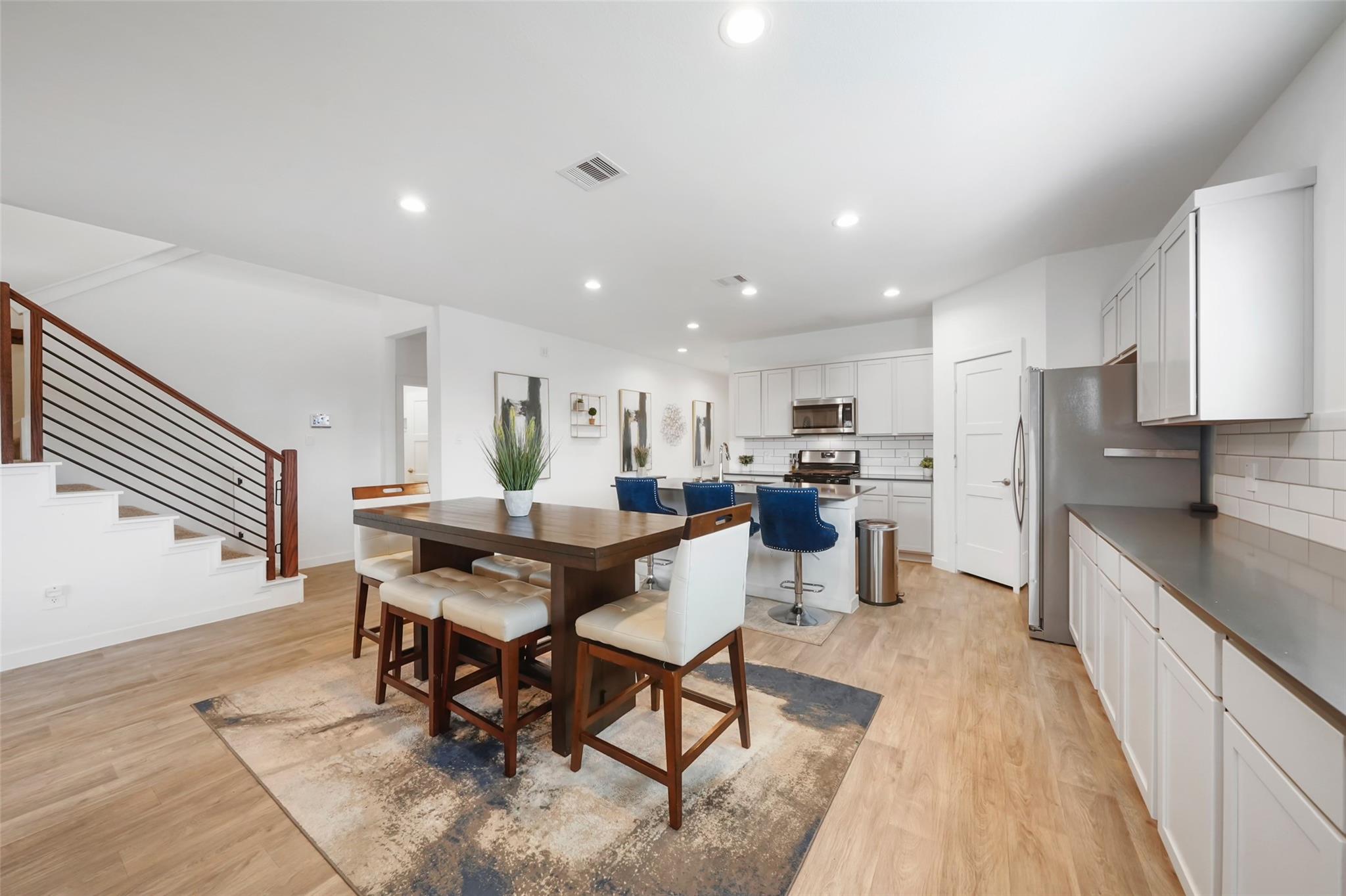 10305 Cascade Range Lane