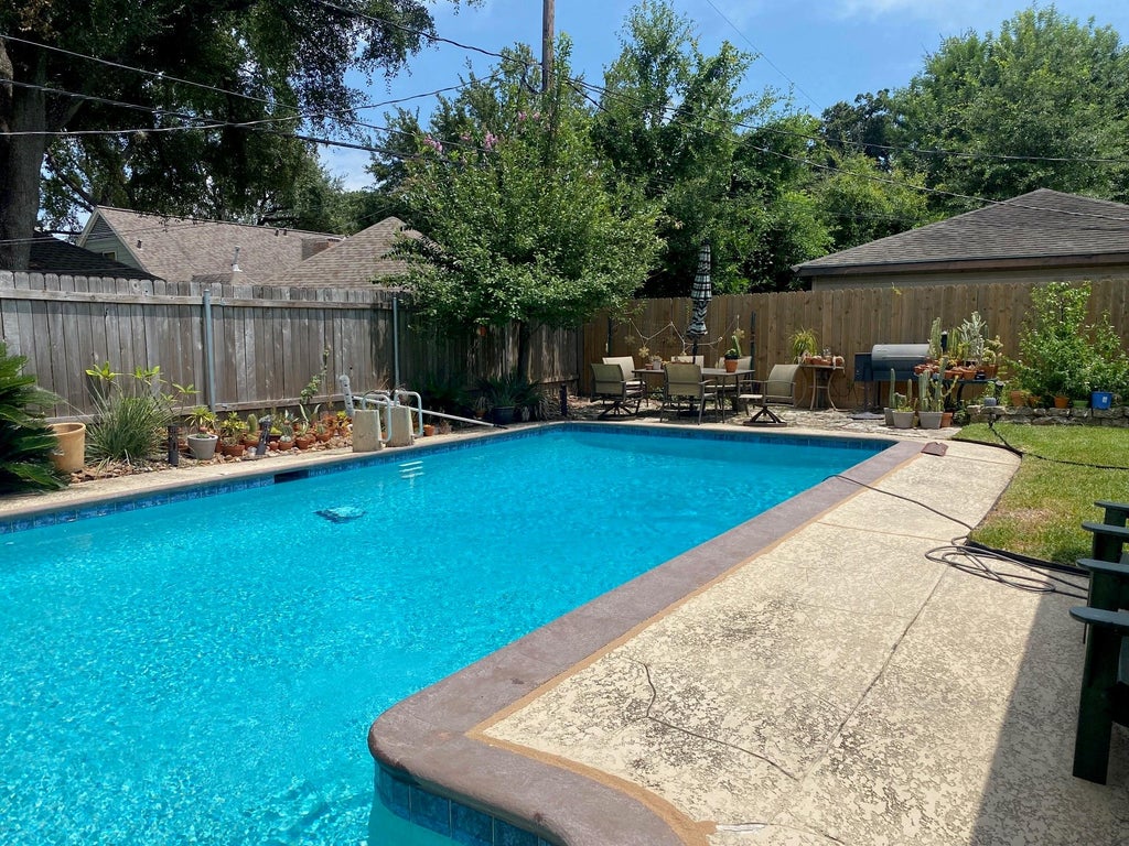 Photo of 5014 Shady Nook Court, Houston, TX 77018 (MLS # 65495799)
