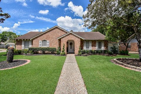 Photo of 14110 Ella Lee Lane, Houston, TX 77077 (MLS # 75821551)
