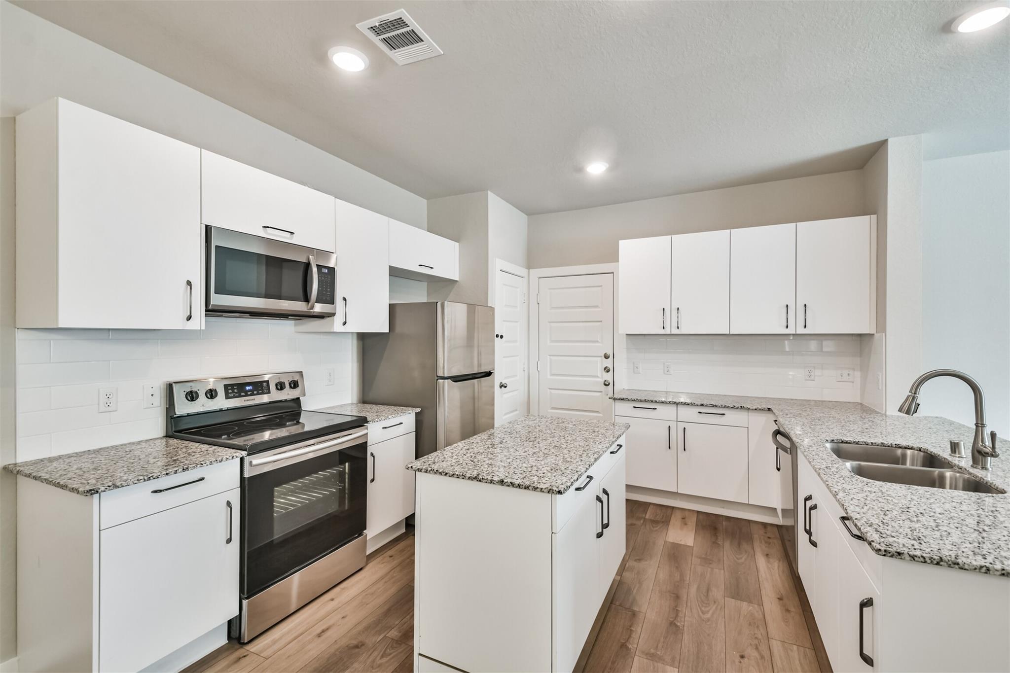 9756-9760 Grosbeak Lane