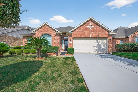 Photo of 6018 Wickshire Drive, Rosenberg, TX 77471 (MLS # 65791764)