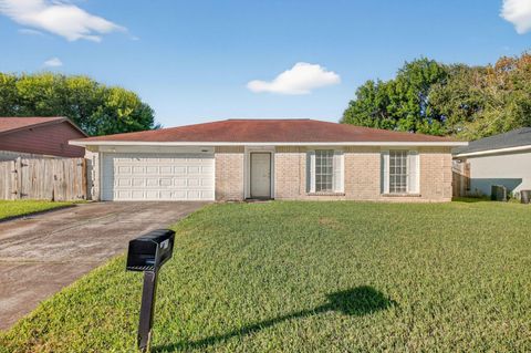 Photo of 9803 Wren Street, La Porte, TX 77571 (MLS # 19752657)