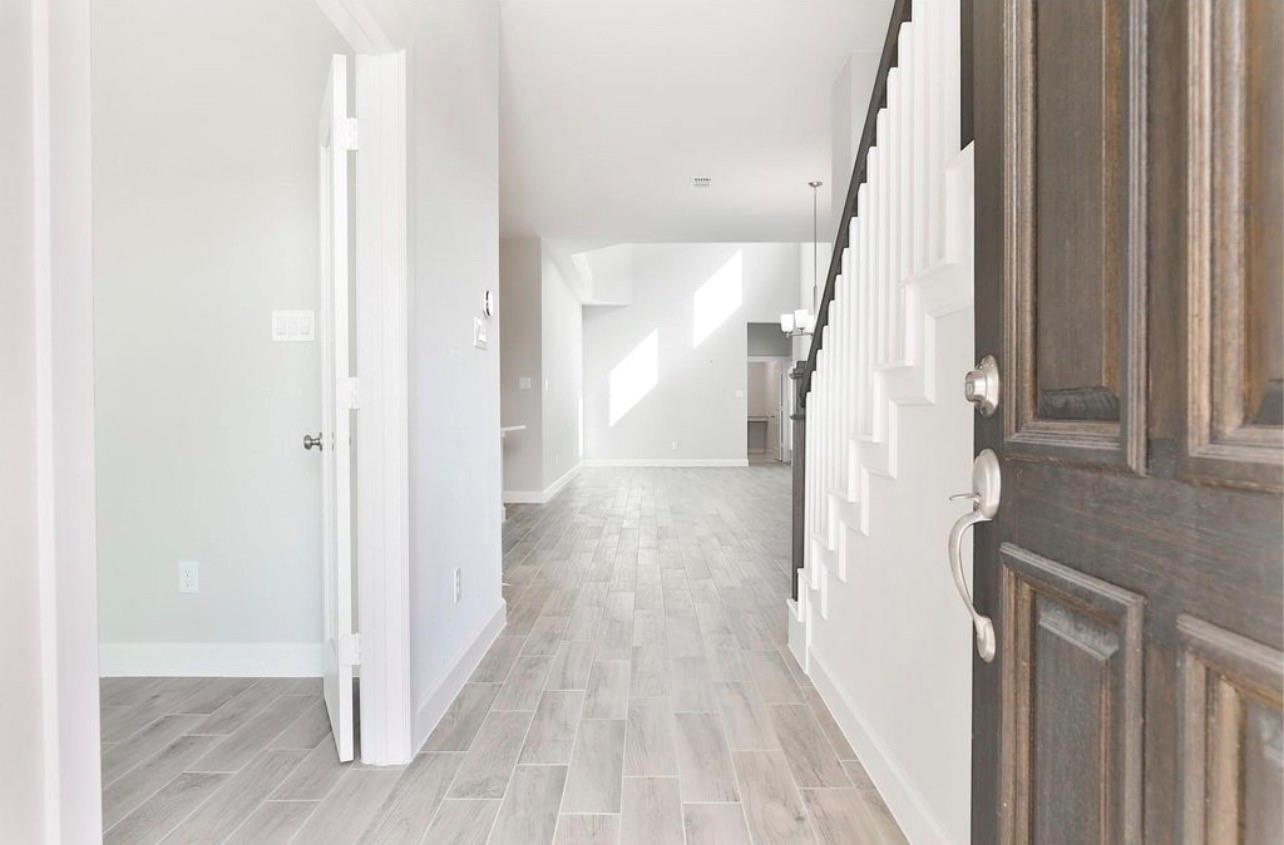 2206 Bridgeport Path Drive