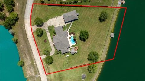 Homes For Sale - 226 Quail Ridge Lane<br/> Dickinson, TX 77539