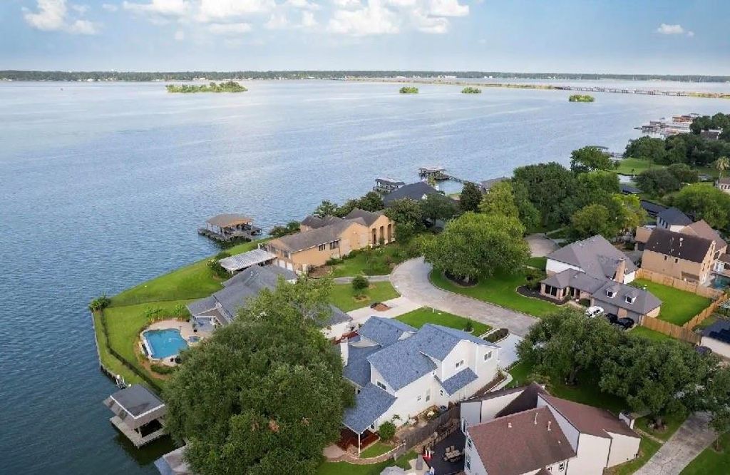 Photo of 8311 Amber Cove Drive, Houston, TX 77346 (MLS # 98020641)